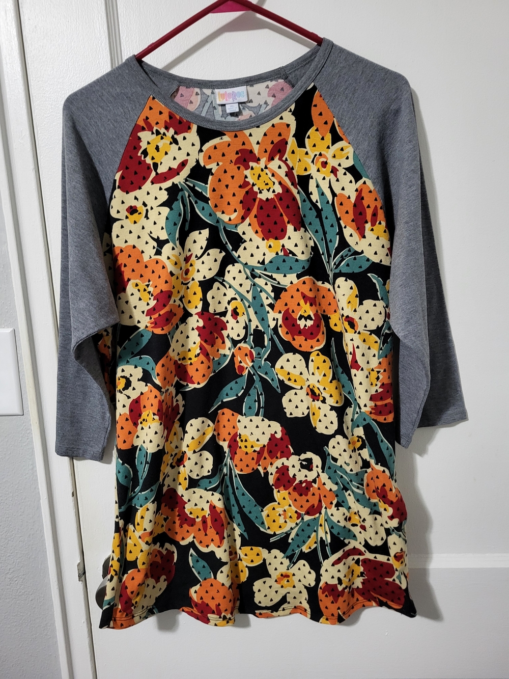 LuLaRoe Gray-Sleeve Floral Raglan Top - Black Multi XL